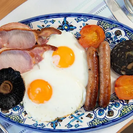 Bed & Breakfast Callender House 4*